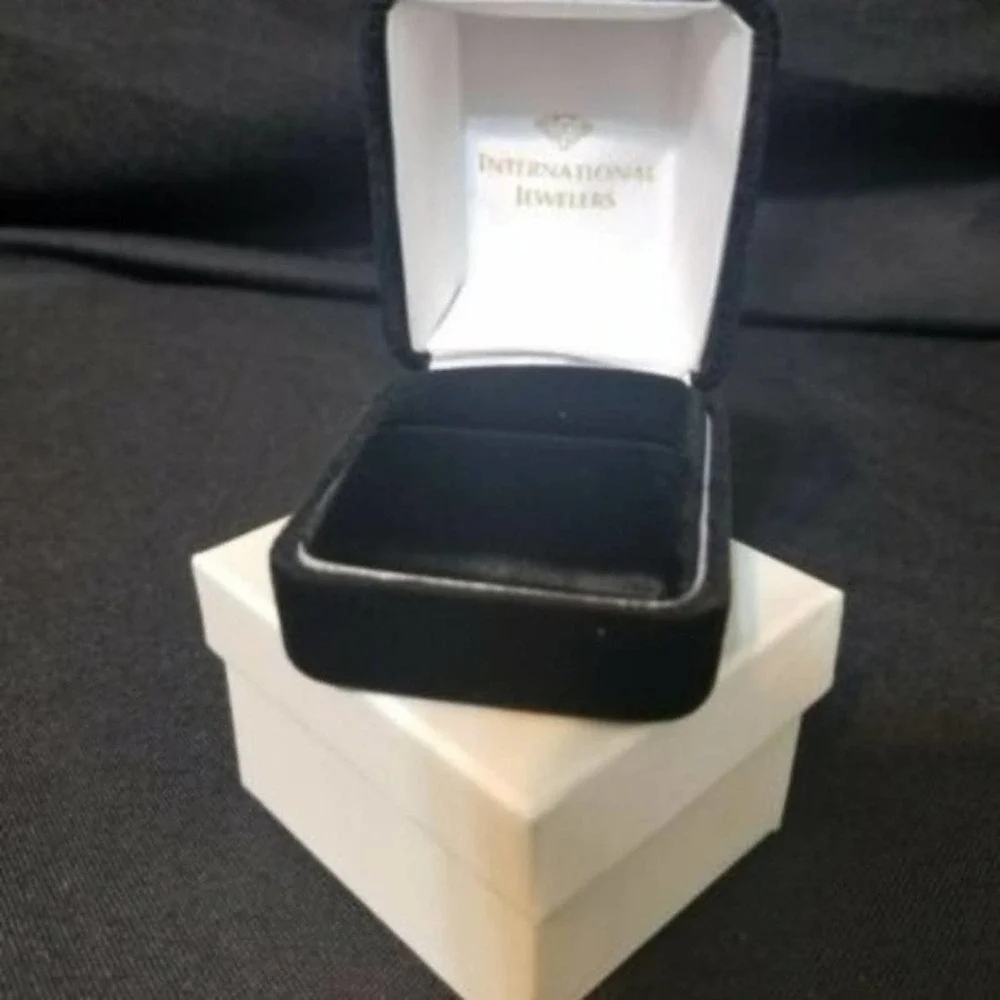 NIB Ring Sz 9  Rose Gold Overlay s925 Diamond Rhinestone NIB - Picture 4 of 4